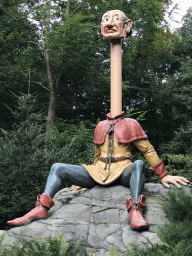 Langnek at the Six Servants attraction at the Fairytale Forest at the Marerijk kingdom