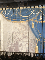 Stage curtain in the Raveleijn theatre at the Marerijk kingdom