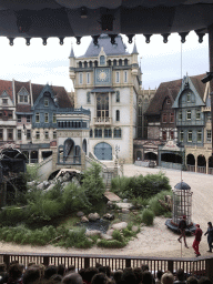 Actors on the stage of the Raveleijn theatre at the Marerijk kingdom, during the Raveleijn Parkshow