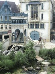 Actors on the stage of the Raveleijn theatre at the Marerijk kingdom, during the Raveleijn Parkshow