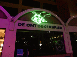Projection at the front of the Ontdekfabriek building at the Torenallee street during the GLOW-NEXT festival, by night