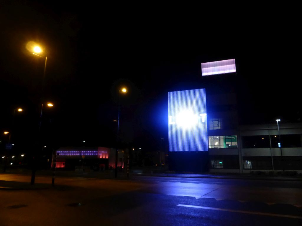 Projection on a building at the Philitelaan street during the GLOW-NEXT festival, by night