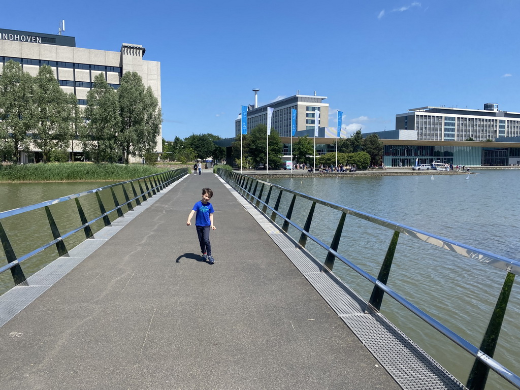 Max on a bridge over the pond at the High Tech Campus Eindhoven, during the High Tech Campus Eindhoven Open Day 2022