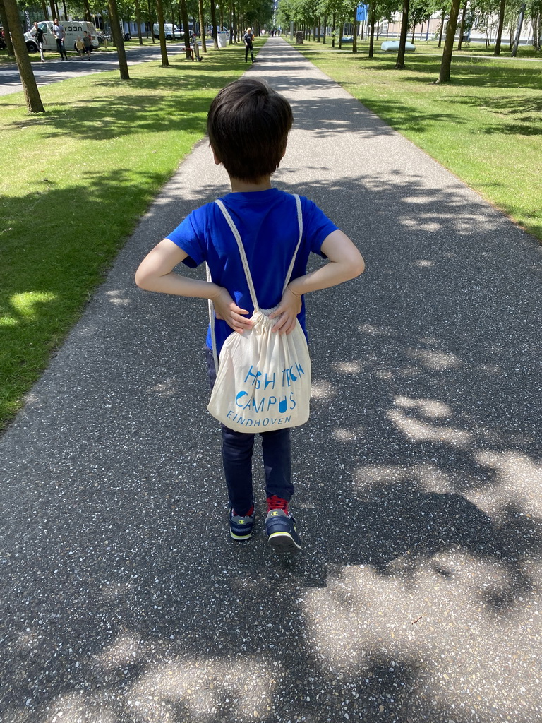 Max with his goodie bag at the High Tech Campus Eindhoven, during the High Tech Campus Eindhoven Open Day 2022