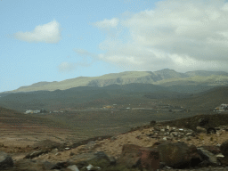 Hills on the southeast side of the island, viewed from the tour bus on the GC-140 road