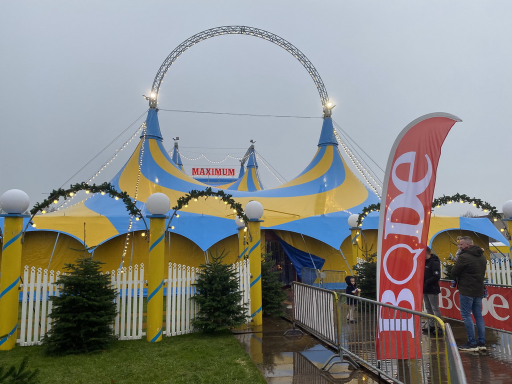 Front of the Kerstcircus Etten-Leur at the Brabantpark