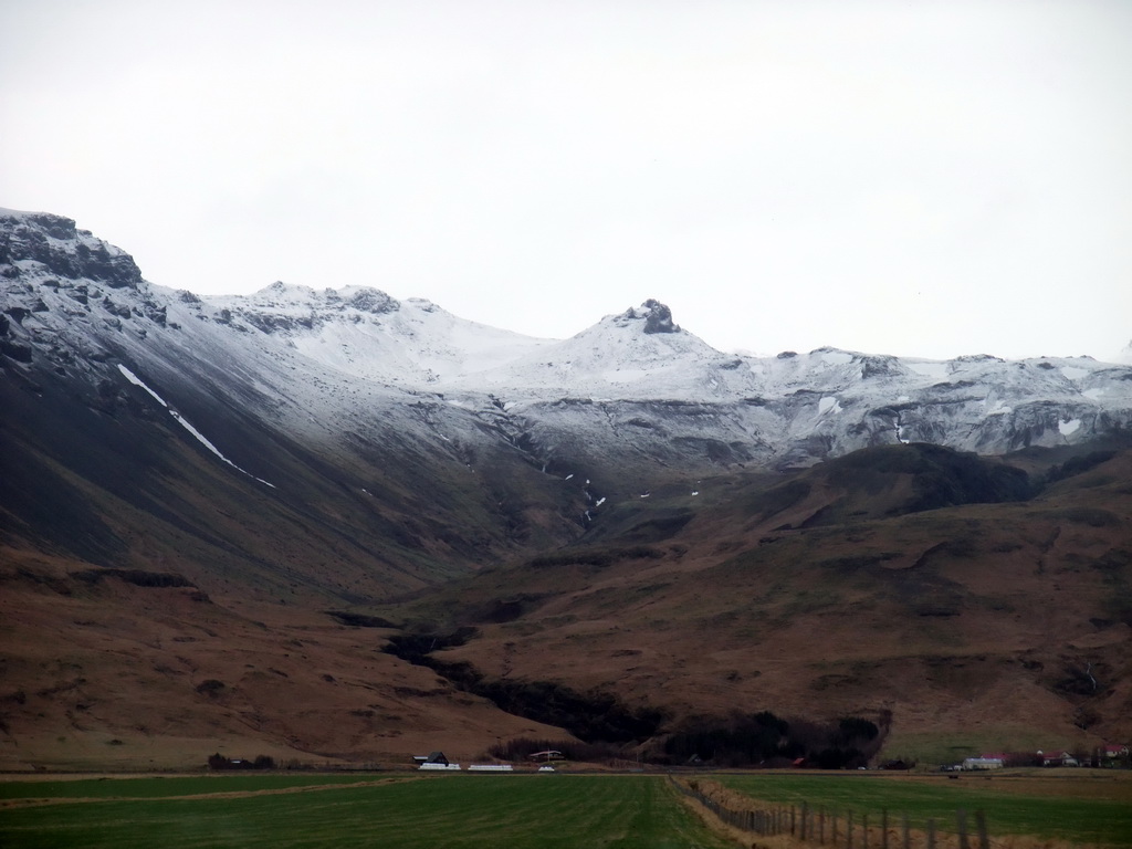 The Eyjafjallajökull volcano, viewed from the Hringvegur road