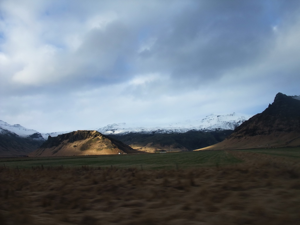 The Eyjafjallajökull volcano, viewed from the rental car on the Hringvegur road