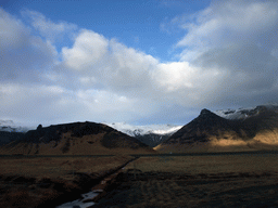 The Eyjafjallajökull volcano, viewed from the rental car on the Hringvegur road