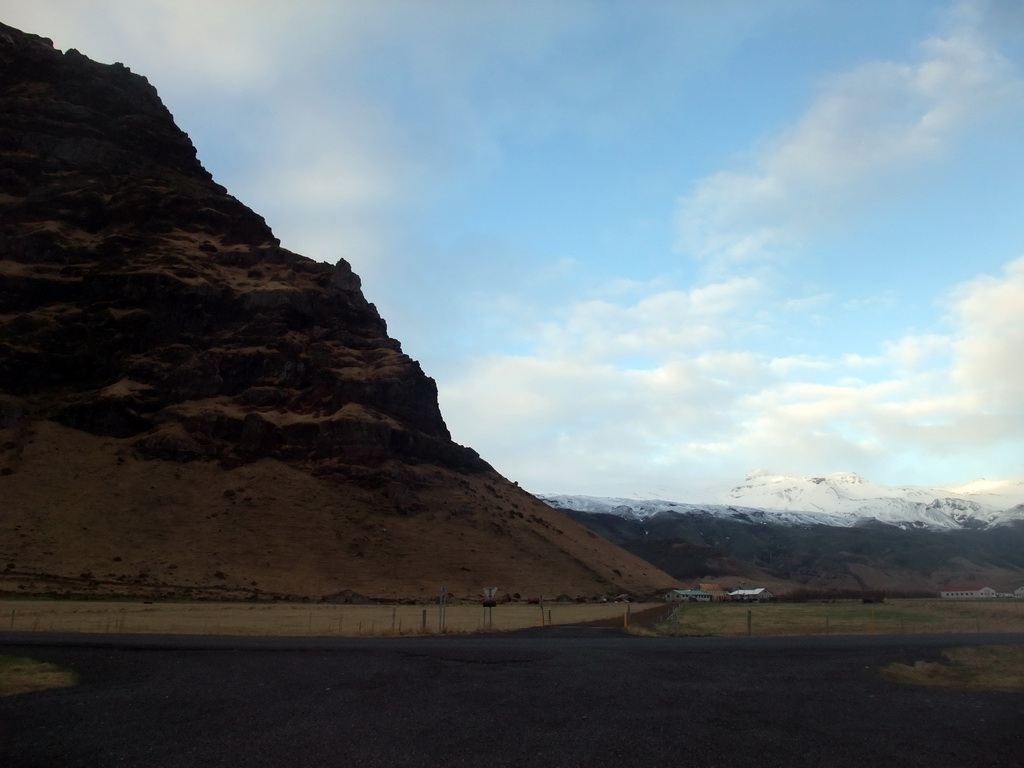 The Nupakot farm and the Eyjafjallajökull volcano, viewed from the Hringvegur road