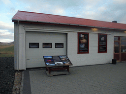 Front of the Þorvaldseyri visitor centre, next to the Hringvegur road