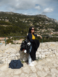 Miaomiao at the castle ruins at the Jardin d`Èze botanical garden, with a view on the north side of town