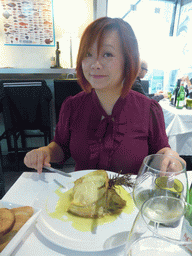 Miaomiao having lunch at the Soho restaurant at the Via Al Ponte Calvi street