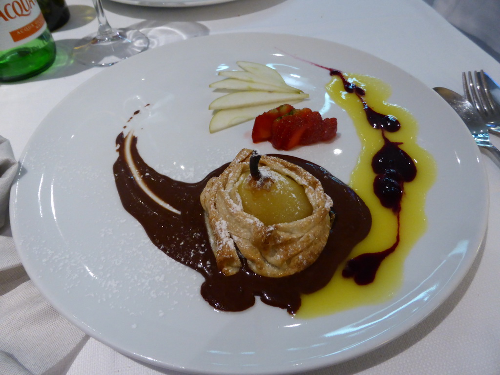 Dessert at the Soho restaurant at the Via Al Ponte Calvi street