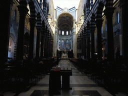 Nave and apse of the Cathedral of San Lorenzo