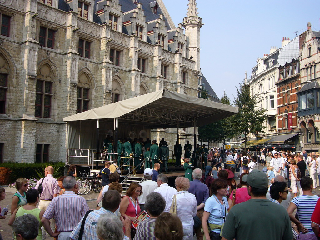 Stage at the east side of the Lakenhalle building at the Sint-Baafsplein square