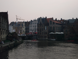The west side of the Leie river and the Appelbrugpark, viewed from the Kleine Vismarkt bridge