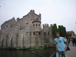 Tim on the Execution Bridge, with a view on the Gravensteen Castle and the Leie river