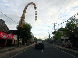 Decorations at the Jalan Raya Guwang street at Sukawati, viewed from the taxi from Ubud