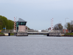Bridge over the Kanaal Beukers-Steenwijk canal, viewed from our tour boat