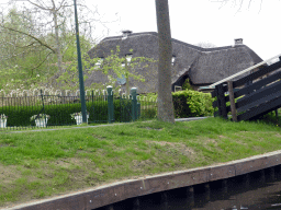 House with camel roof, viewed from our tour boat on the Binnenpad canal