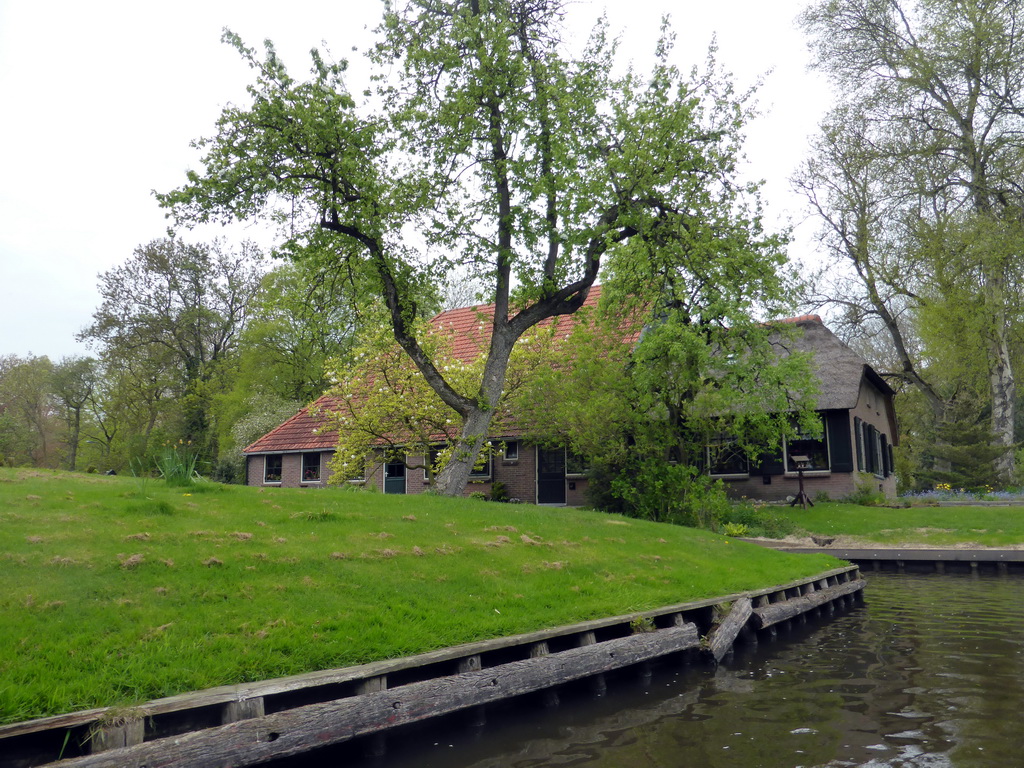 House at the Binnenpad canal, viewed from our tour boat