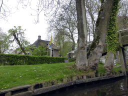 House and bridge at the Binnenpad canal, viewed from our tour boat