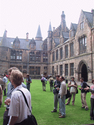 People having drinks before the gala dinner of the ECCB 2004 conference at the University of Glasgow