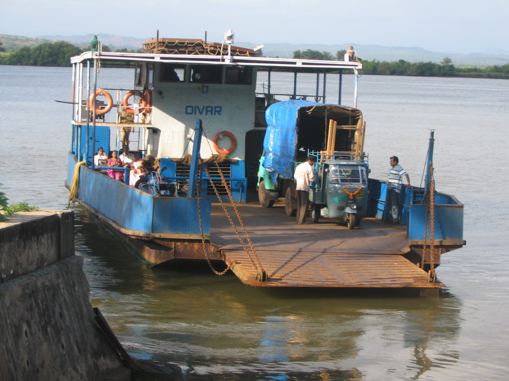 Ferry, viewed from the bus from Colva to Old Goa