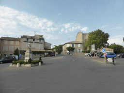 Roundabout in the town center with a monument for the victims of World War I