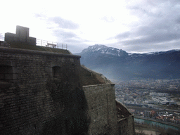 Terrasse des Géologues, seen from below, and view on Grenoble