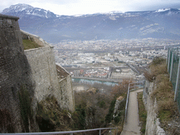 Terrasse des Géologues, seen from below, and view on Grenoble