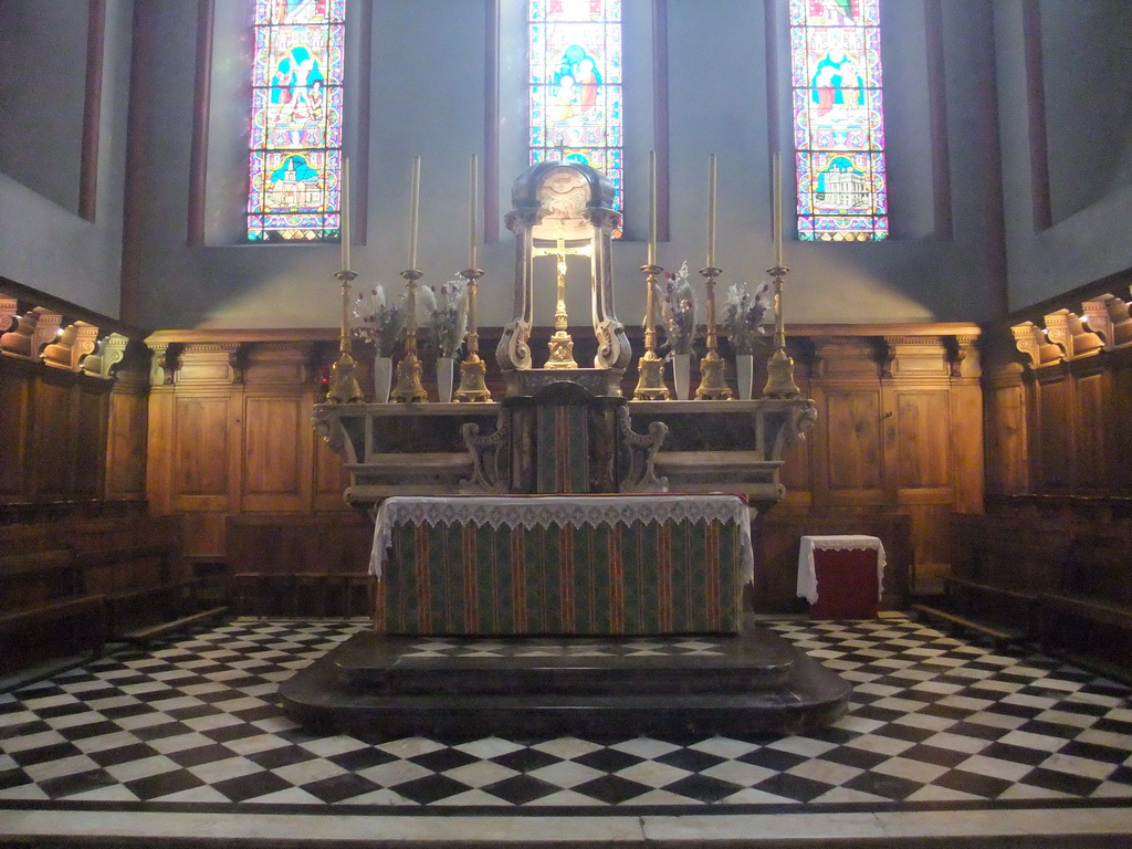 Altar of the Église Saint-André church