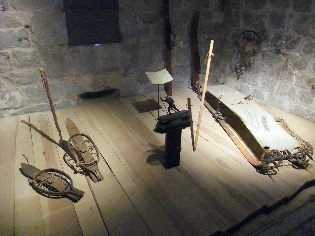 Hiking accessories in the Musée des Troupes de Montagne