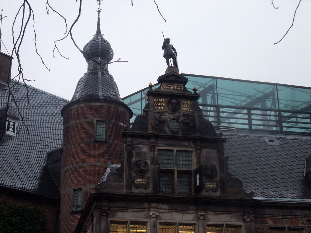 Roof of the left front of the Provinciehuis building, at the Martinikerkhof square
