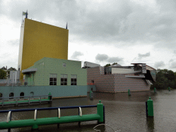 The Groninger Museum and the Verbindingskanaal canal