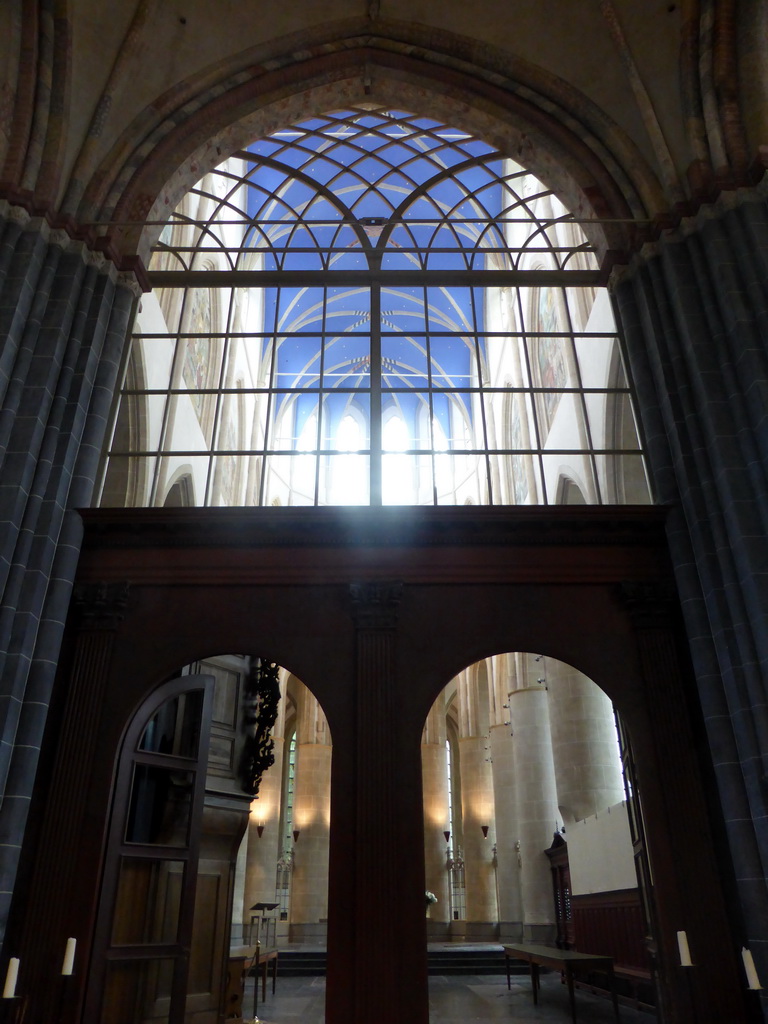 Nave, choir and apse of the Martinikerk church