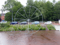 Piece of art `´Dogtroep-fiets` at the Hanzeplein square