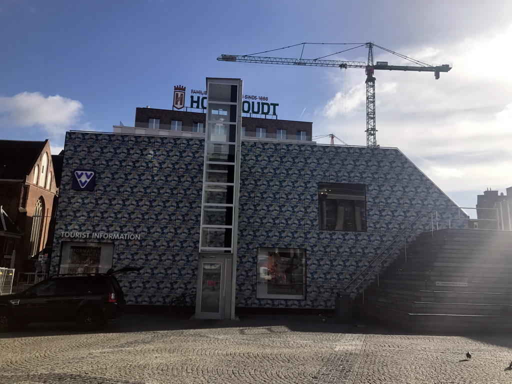 Tourist information center with stage at the Grote Markt square