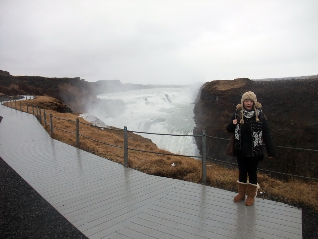 Miaomiao at the lower viewpoint of the Gullfoss waterfall
