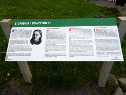 Explanation on Sigríður in Brattholt at the lower viewpoint of the Gullfoss waterfall