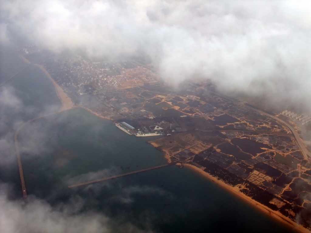 Piers to the west of Haikou, viewed from the airplane from Zhengzhou