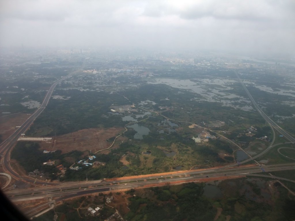 Highways and lakes to the southeast of Haikou, viewed from the airplane from Zhengzhou