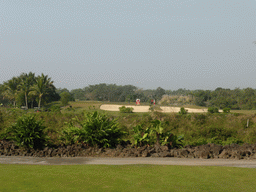 haikou_5_090 - 269 kb - 1024x768 - People playing golf at the golf course at the Mission Hills Golf Resort Haikou People playing golf at the golf course at the Mission Hills Golf Resort Haikou