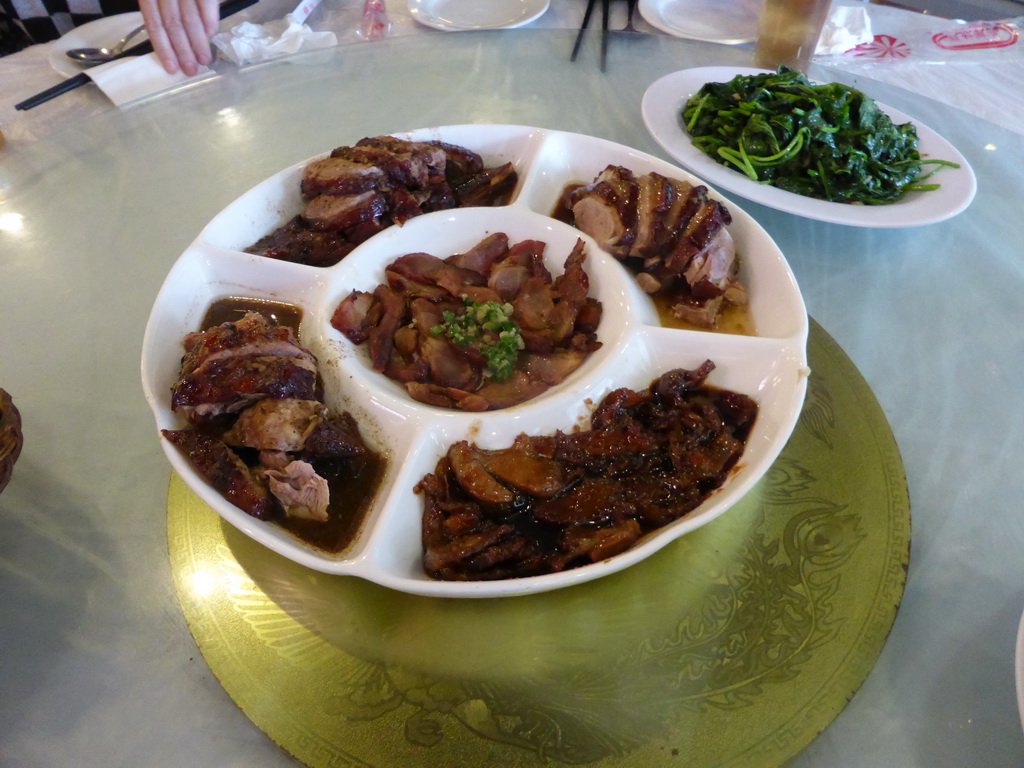 Lunch at the Wu Mei BBQ restaurant at Guomao Road