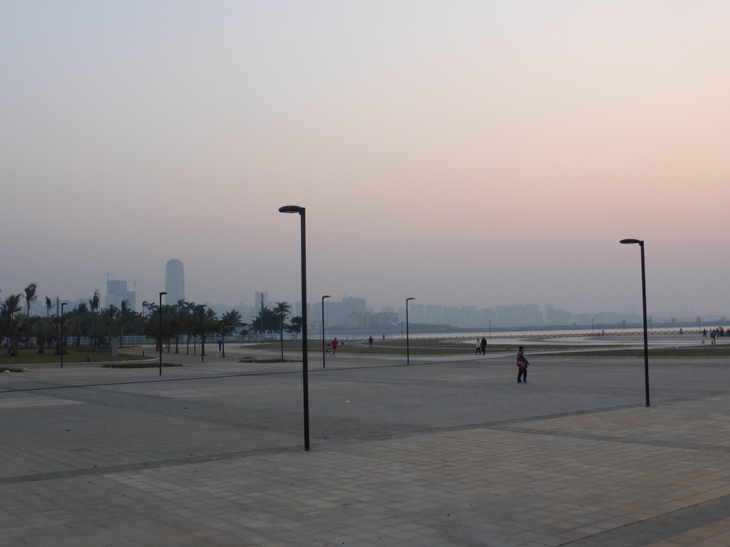 Century Park, Haikou Bay and the International Hainan Airlines Plaza building, under construction