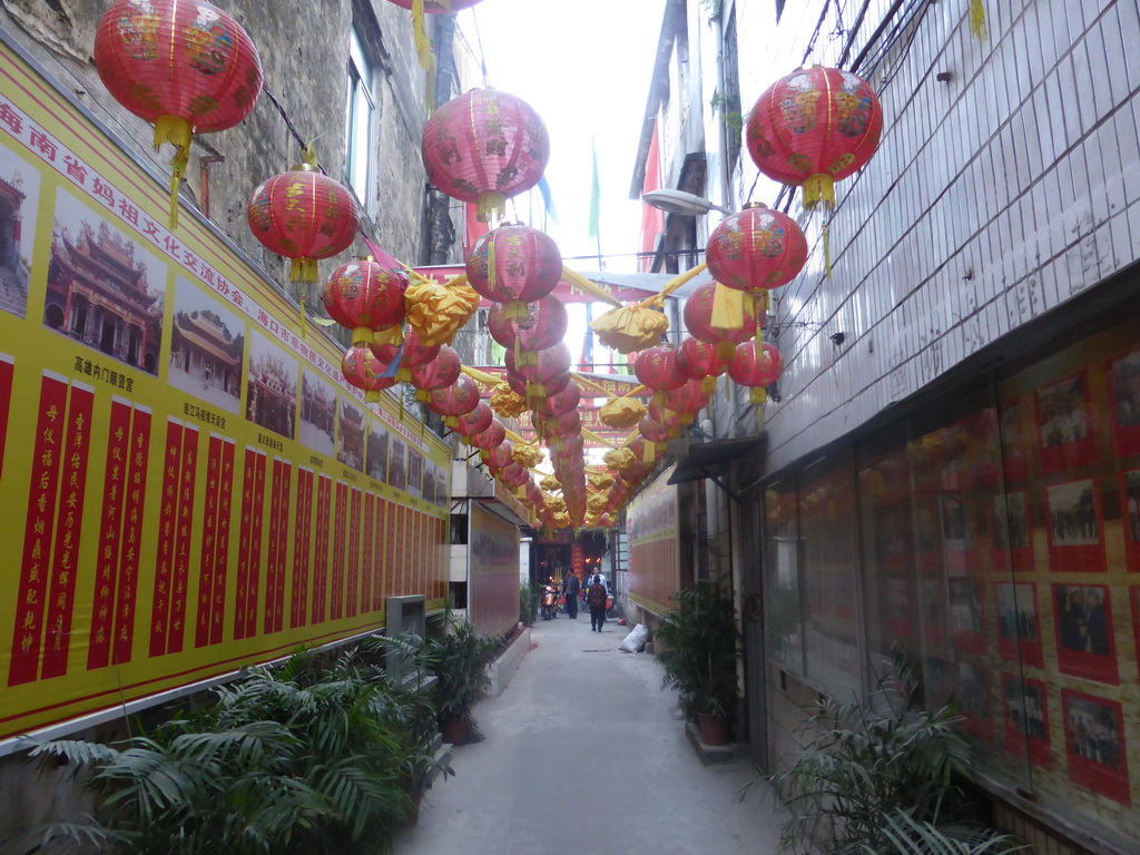 Alley leading to the Tin Hau Temple