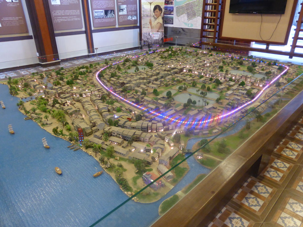 Scale model of Zhongshan Road and surroundings in the Haikou Shophouse Exhibition Hall at Shuixiangkou Street