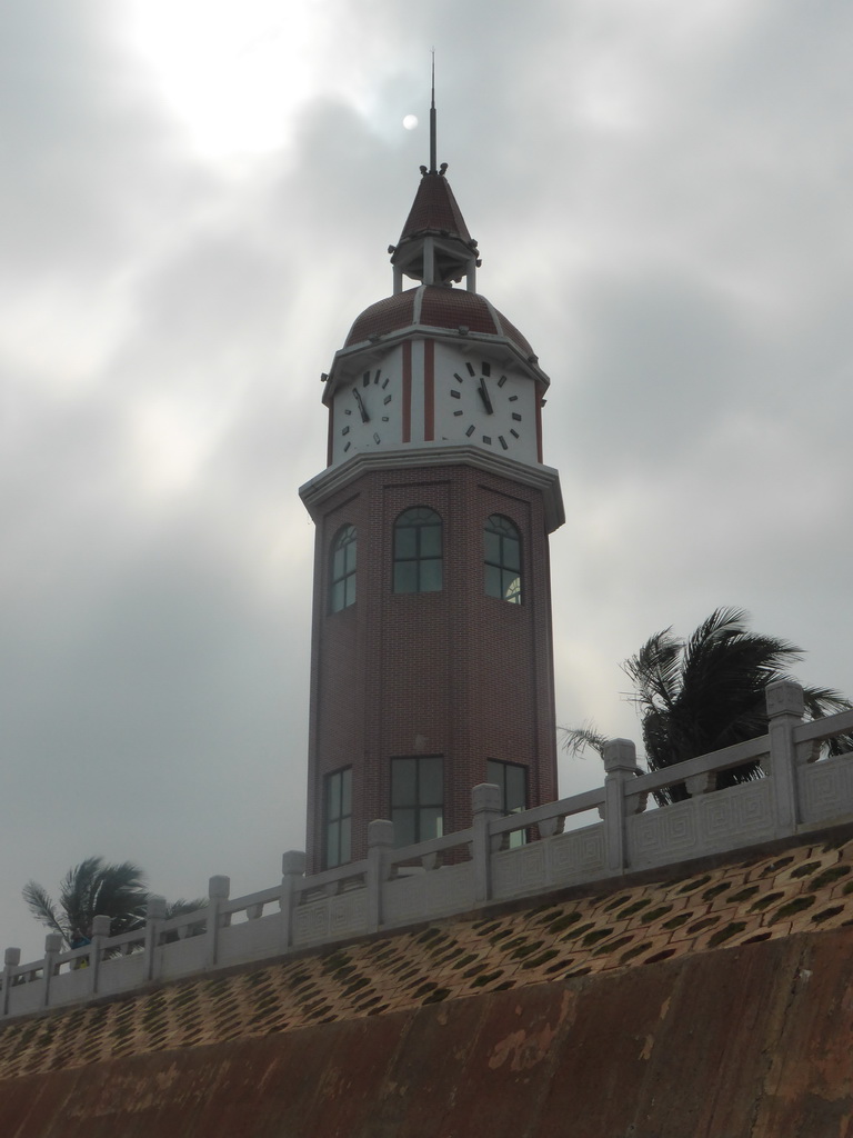 Clock tower at the Holiday Beachside Resort at Binhai Avenue