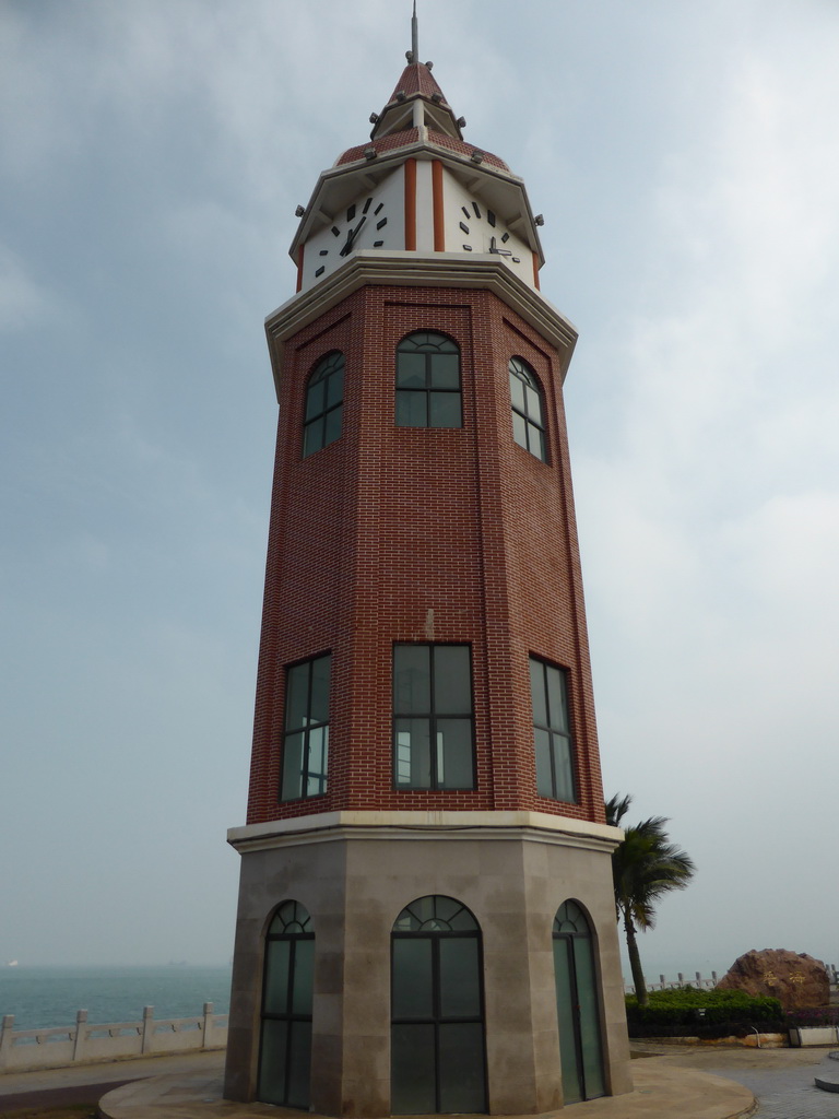 Clock tower at the Holiday Beachside Resort at Binhai Avenue